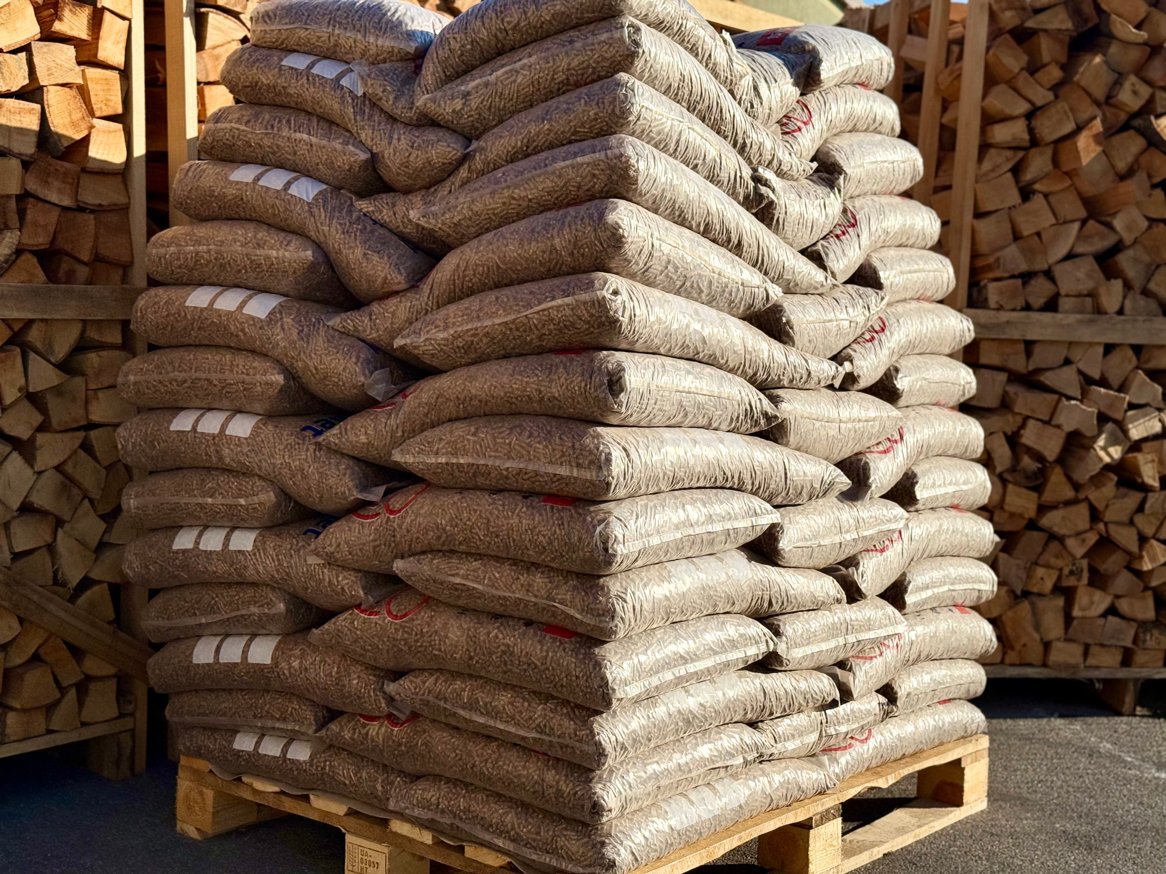 Pellets 15KG Säcke auf Palette - 67 Säcke - (1005KG)
