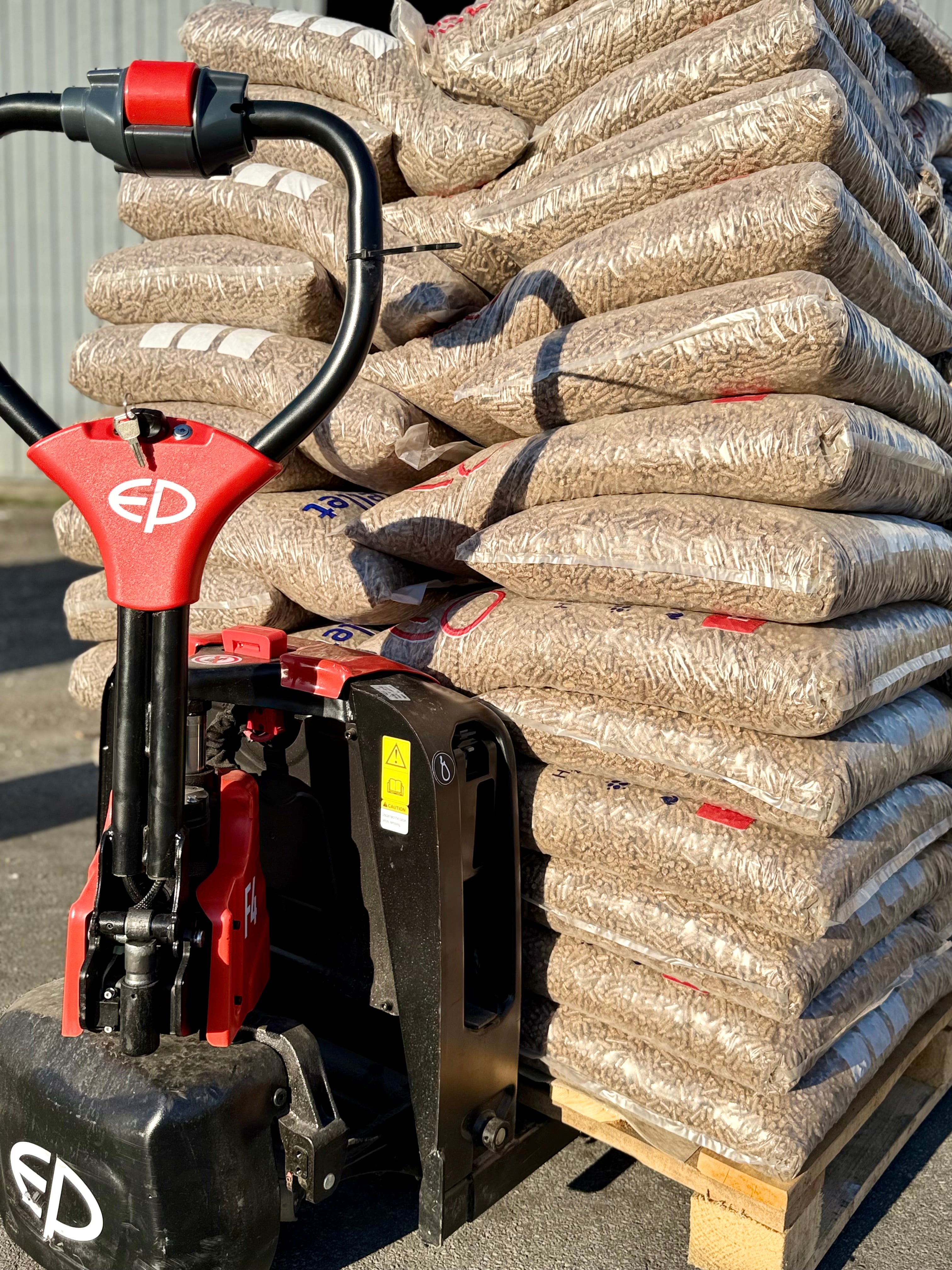Pellets 15KG Säcke auf Palette - 67 Säcke - (1005KG)